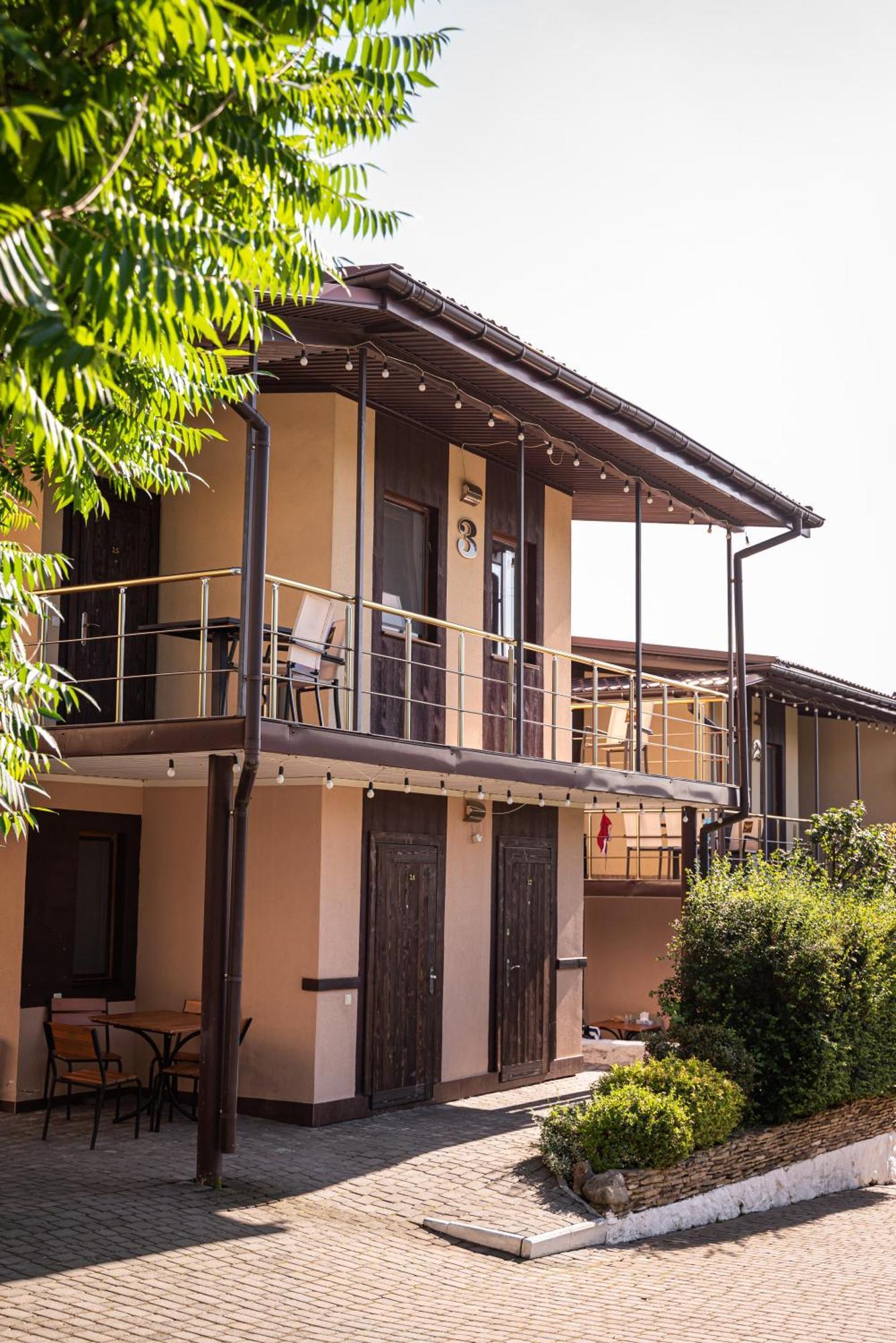 Hotel Butterfly Sadove Exterior photo